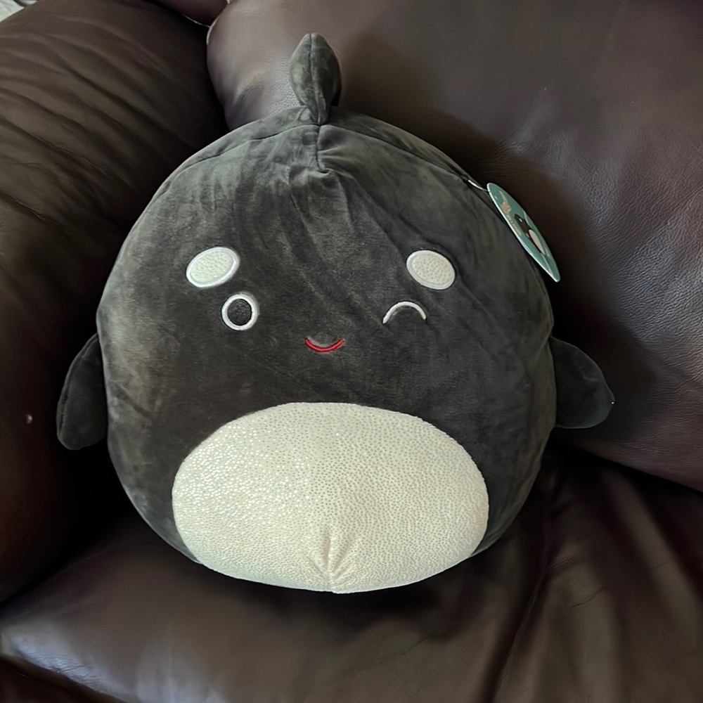 Squishmallows Kai the orca. winking eye and glitter tummy. NWT